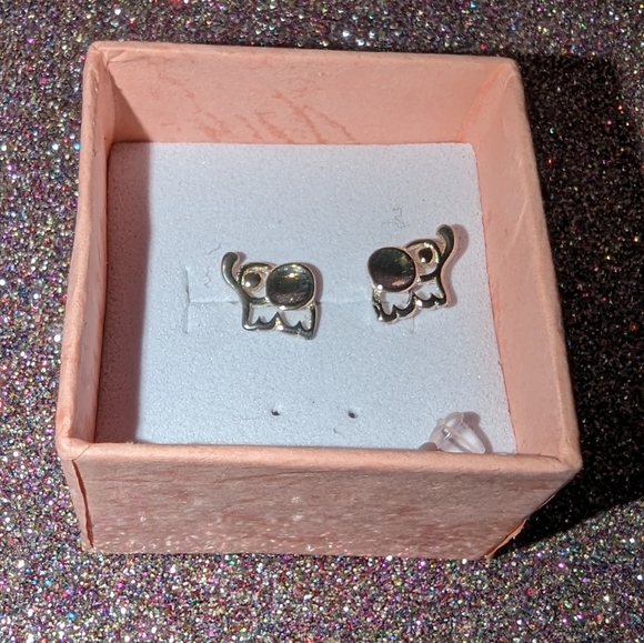 Adorable Small Sterling Silver Baby Elephant Studs Earrings - Picture 6 of 8